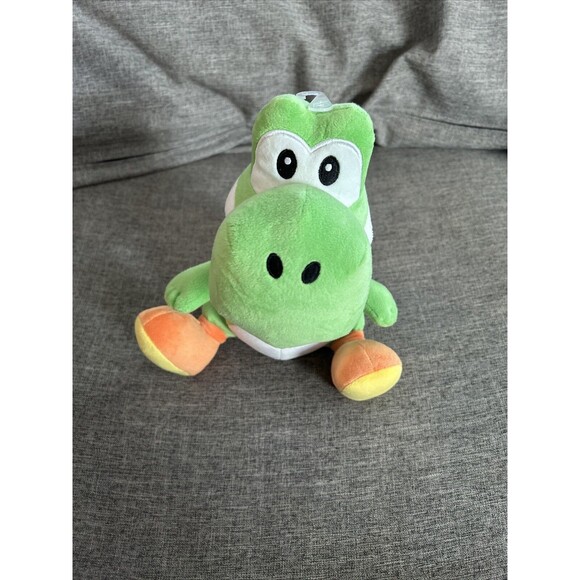 Yoshi 2010 Super Nintendo Plush - Picture 2 of 6